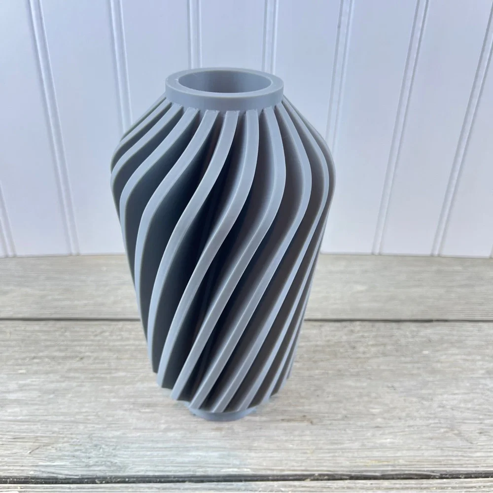 Modern Swirl Vase,  The Travix Vase, Flower Vase, Dried Flowers